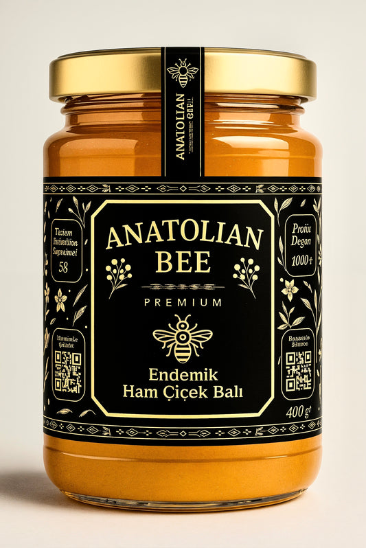 Anatolian Bee – Yüksekova’dan 1000+ Prolin Değerine Sahip Ham Endemik Çiçek Balı, 450 gram Cam Kavanozda Doğal ve Katkısız